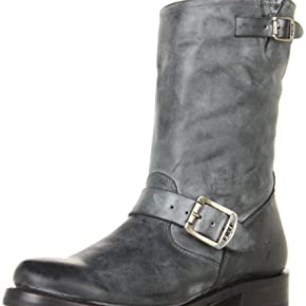 Frye Veronica Short in color smoke